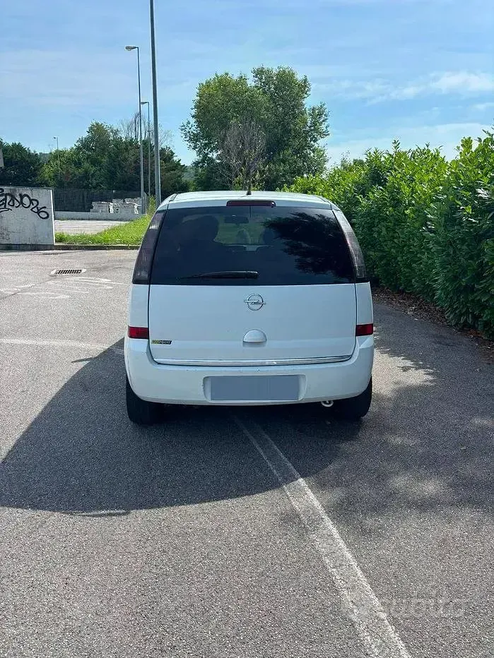 Usata Opel Meriva 90 CV (66 kW) 2009 Bianco Monovolume