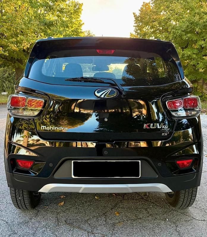 Usata Mahindra KUV100 87 CV (63 kW) 2023 Nero SUV