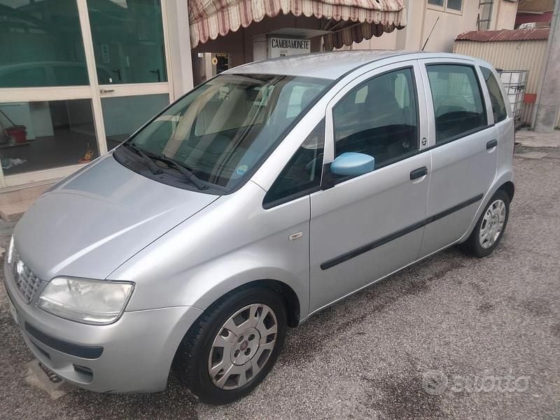 Usata Fiat Idea Emotion 95 CV (69 kW) 2011 Grigio Monovolume