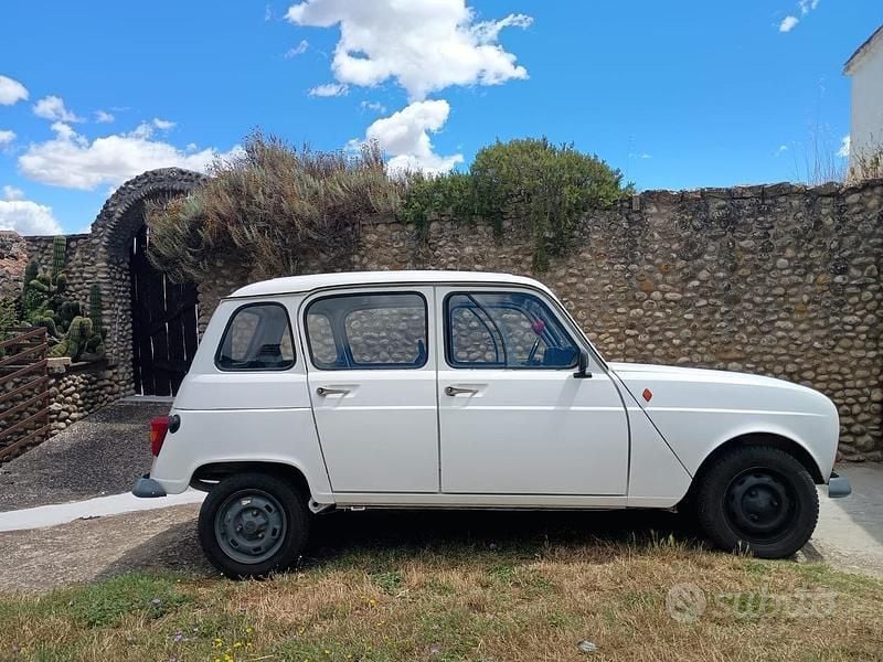 Bianco Usata 1989 Renault R4 Tre volumi | 1500 € - Immagine 1/4