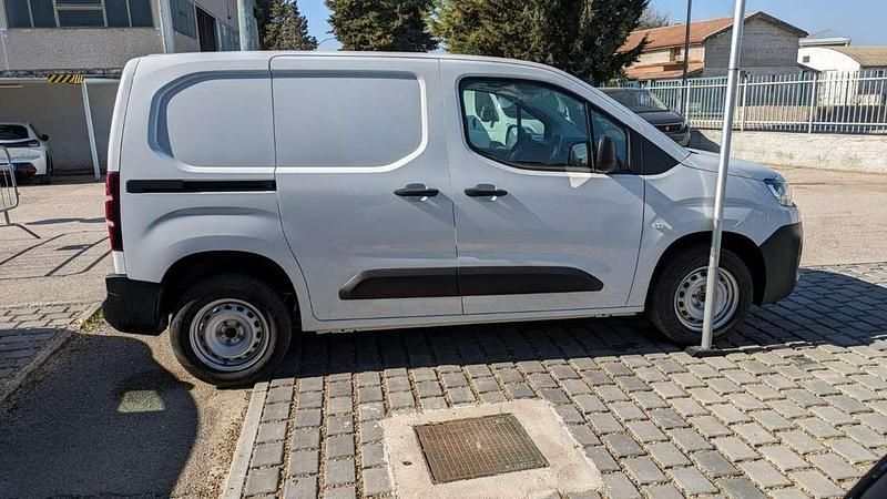 Nuova Citroën Berlingo 102 CV (75 kW) 2025 Bianco Monovolume