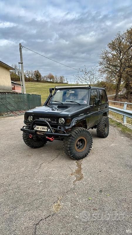 Nero Usata 1989 Toyota Land Cruiser SUV | 16.500 € - Immagine 1/4