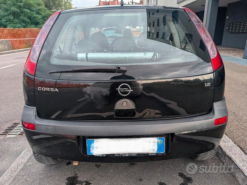 Usata Opel Corsa Comfort 75 CV (55 kW) 2001 Nero Utilitaria