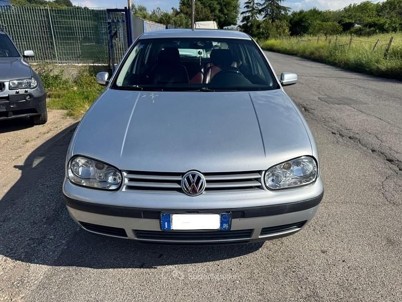 Usata VW Golf IV Highline 131 CV (96 kW) 2003 Argento Berlina