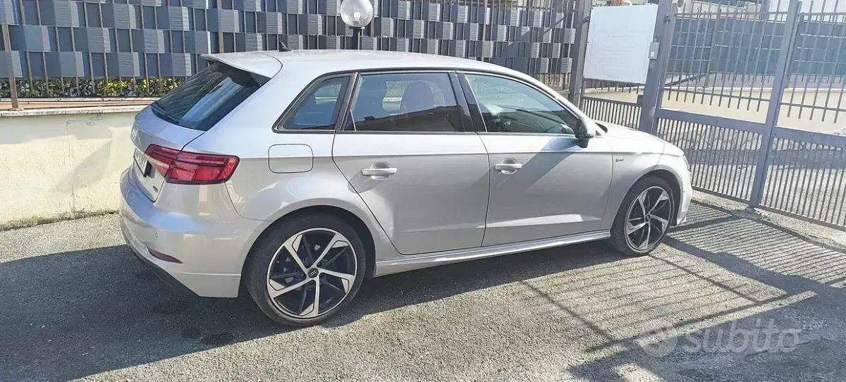 Usata Audi A3 Sportback S-Line 184 CV (135 kW) 2022 Grigio Utilitaria