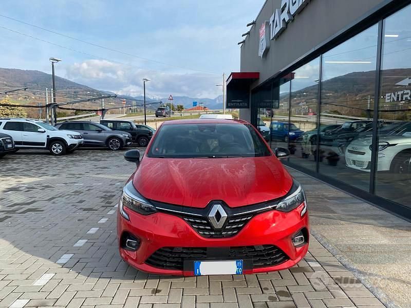 Usata Renault Clio V Techno 100 CV (73 kW) 2023 Rosso Berlina