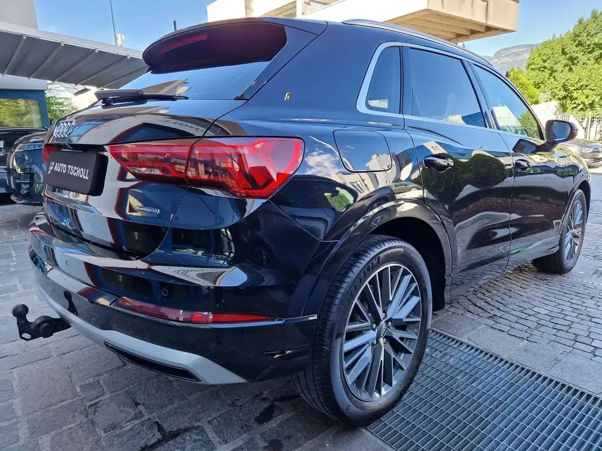 Usata Audi Q3 Advanced 190 CV (139 kW) 2019 Mythosschwarz metallic SUV