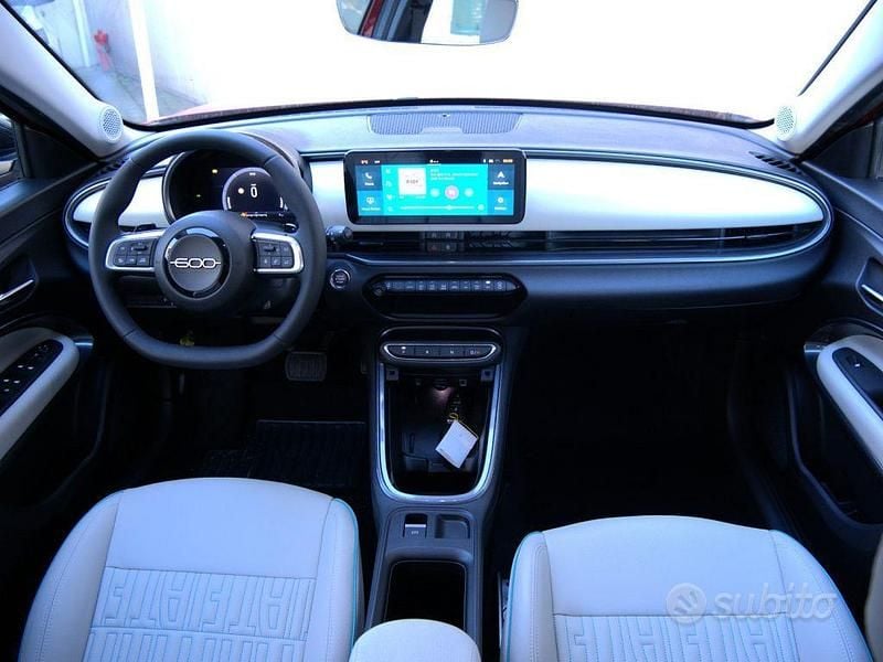Nuova Fiat 600 La Prima 110 CV (80 kW) 2025 Rosso SUV