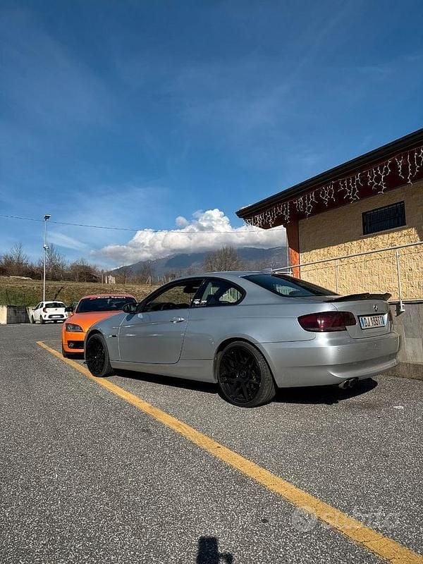 Usata BMW 320 220 CV (161 kW) 2007 Grigio Coupé