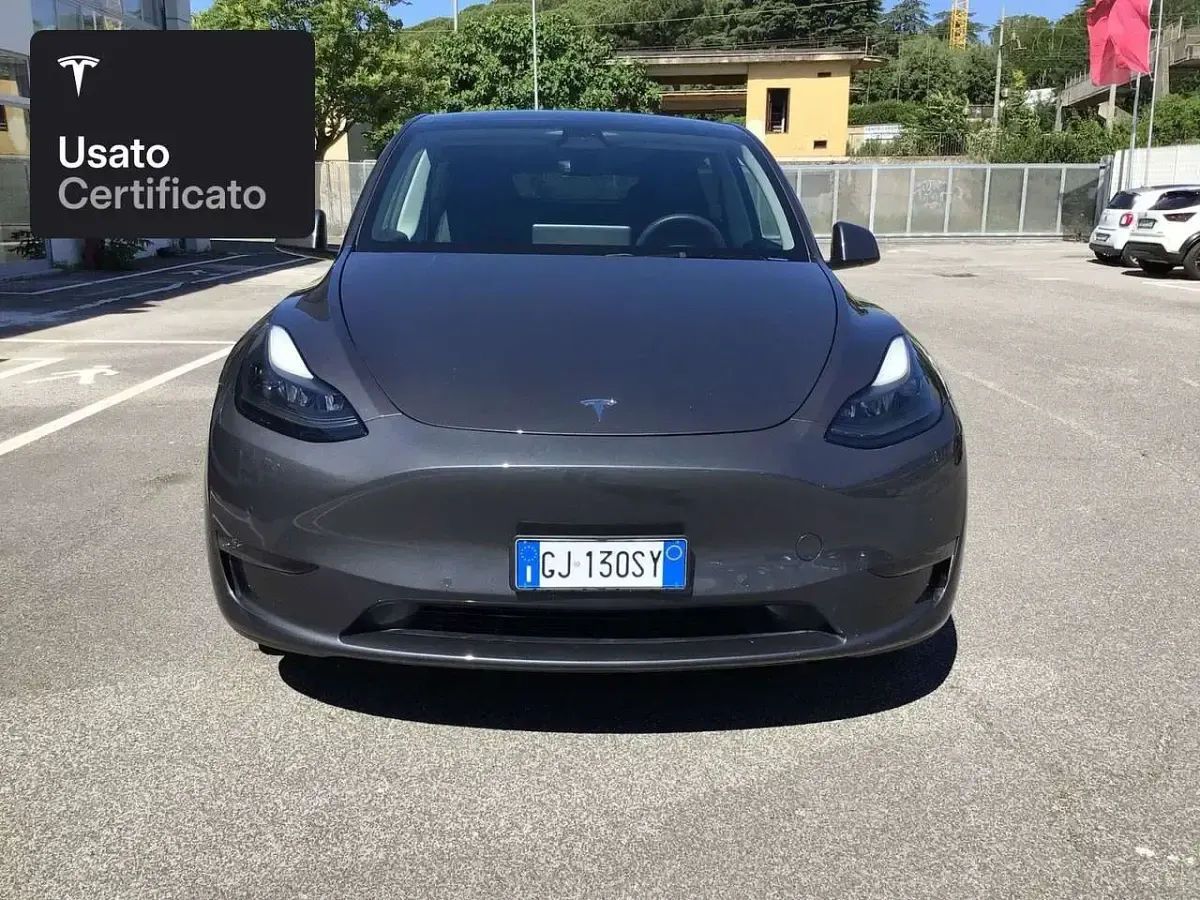 Usata Tesla Model Y Long Range AWD 258 kW (351 CV) 2022 Midnight silver metallic SUV