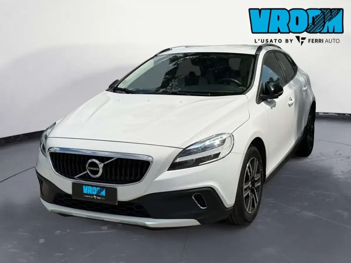 Usata Volvo V40 CC Business Edition 150 CV (110 kW) 2018 Bianco Station wagon