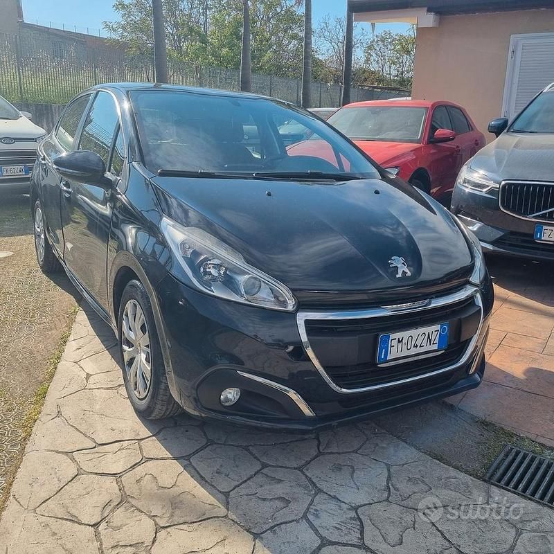 Usata Peugeot 208 Active 82 CV (60 kW) 2018 Grigio Utilitaria