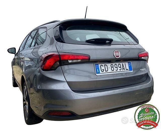 Usata Fiat Tipo Lounge 120 CV (88 kW) 2020 Grigio scuro Station wagon