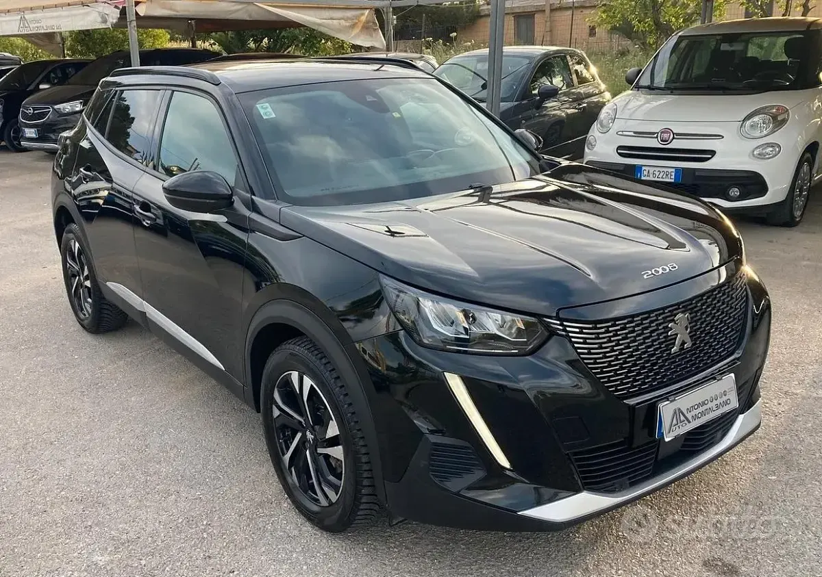 Usata Peugeot 2008 Allure 131 CV (96 kW) 2022 Nero SUV