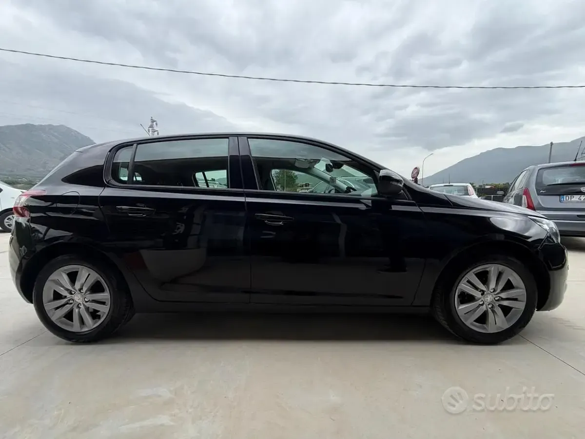 Usata Peugeot 308 Active 116 CV (85 kW) 2014 Nero Berlina