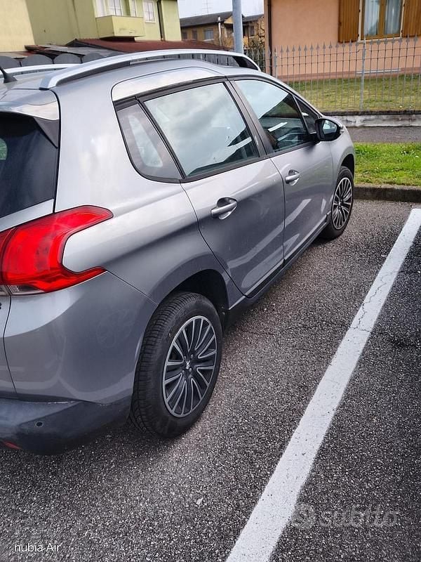 Usata Peugeot 2008 75 CV (55 kW) 2016 Grigio SUV