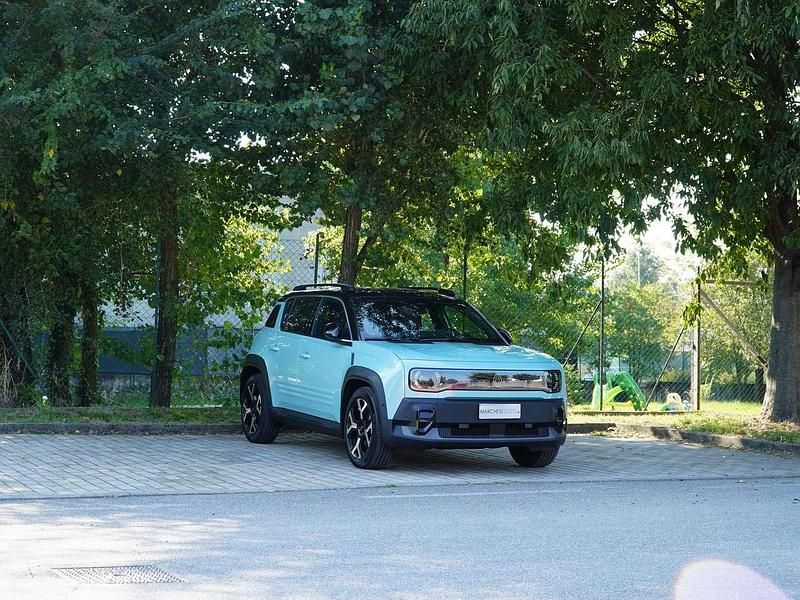 Nuova Renault R4 Komfort 150 CV (110 kW) 2025 Blu/azzurro Berlina