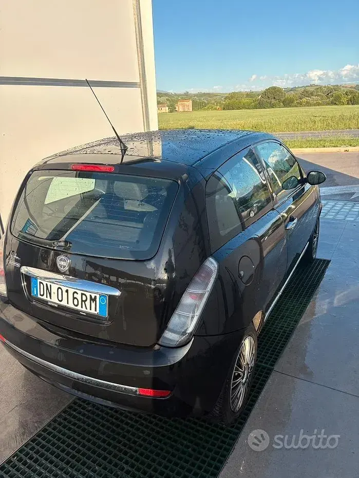 Usata Lancia Ypsilon 60 CV (44 kW) 2008 Nero Utilitaria