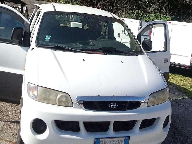 Usata Hyundai H-1 80 CV (58 kW) 2002 Bianco Monovolume