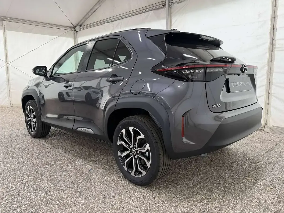 Nuova Toyota Yaris Cross Trend 92 CV (67 kW) 2026 Grigio SUV