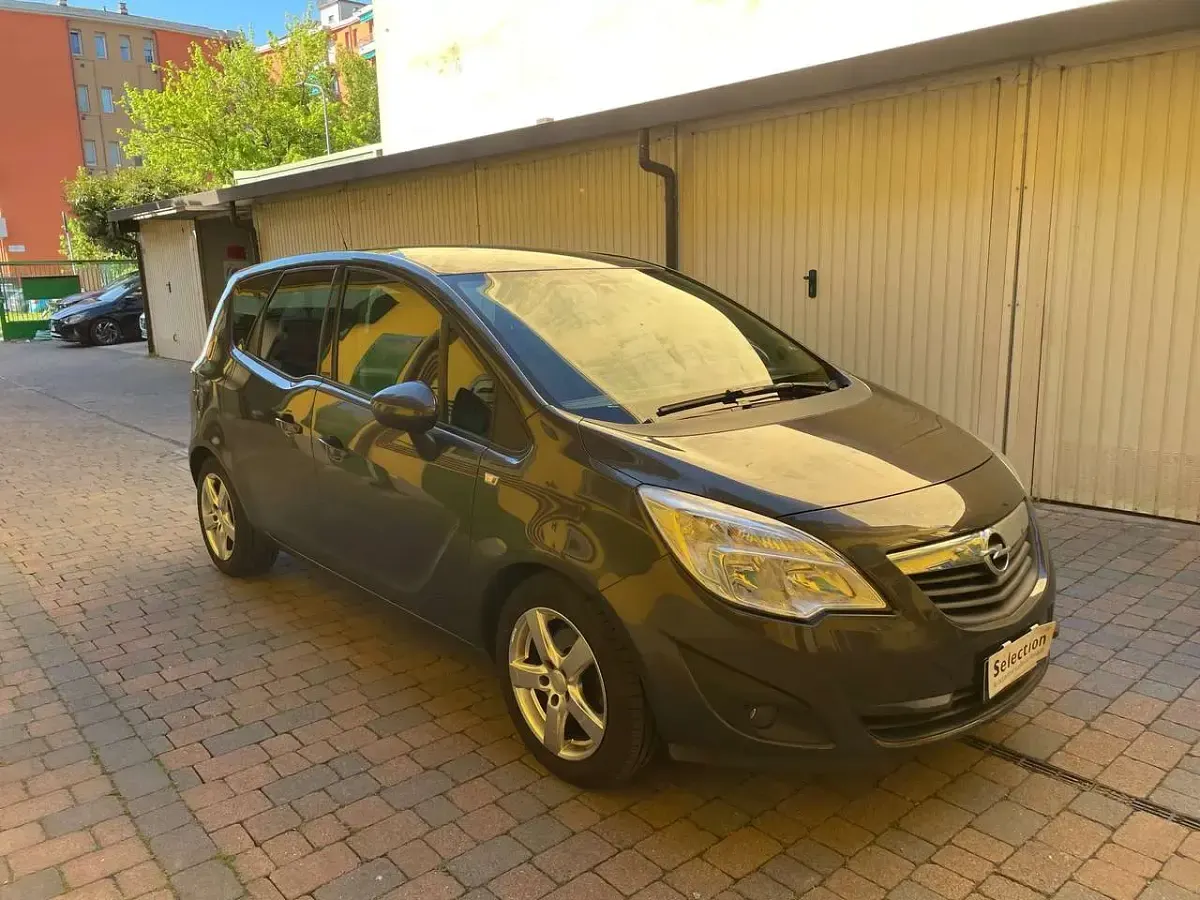 Usata Opel Meriva 120 CV (88 kW) 2013 Marrone Monovolume