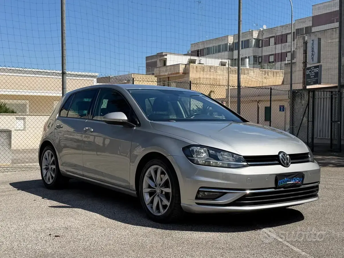 Używany VW Golf VII Executive 116 KM (85 kW) 2018 Szary Sedan/Limuzyna