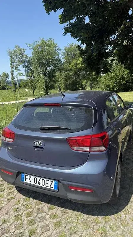 Usata Kia Rio Active 86 CV (63 kW) 2017 Berlina