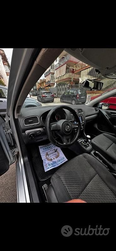 Usata VW Golf VI 102 CV (75 kW) 2010 Grigio Utilitaria