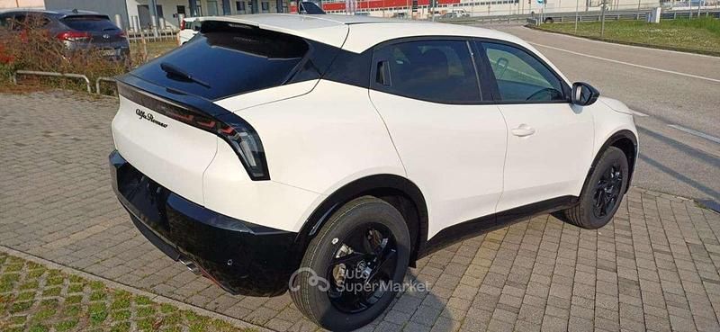 Nuova Alfa Romeo Junior Sprint 136 CV (100 kW) 2026 Bianco alfa SUV