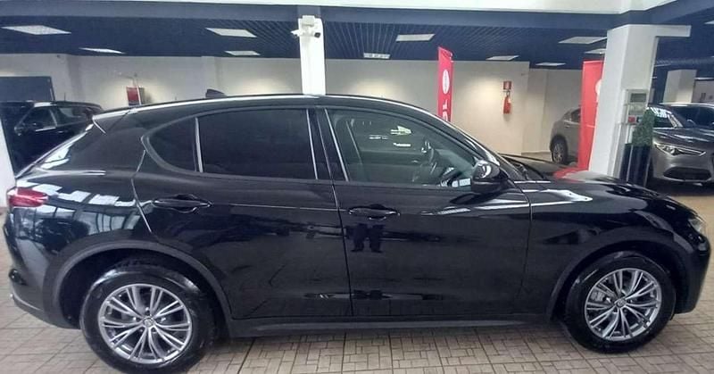 Usata Alfa Romeo Stelvio Business 160 CV (117 kW) 2021 Nero SUV