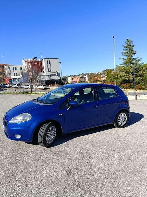 Usata Fiat Grande Punto Active 65 CV (47 kW) 2007 Blu/azzurro Utilitaria