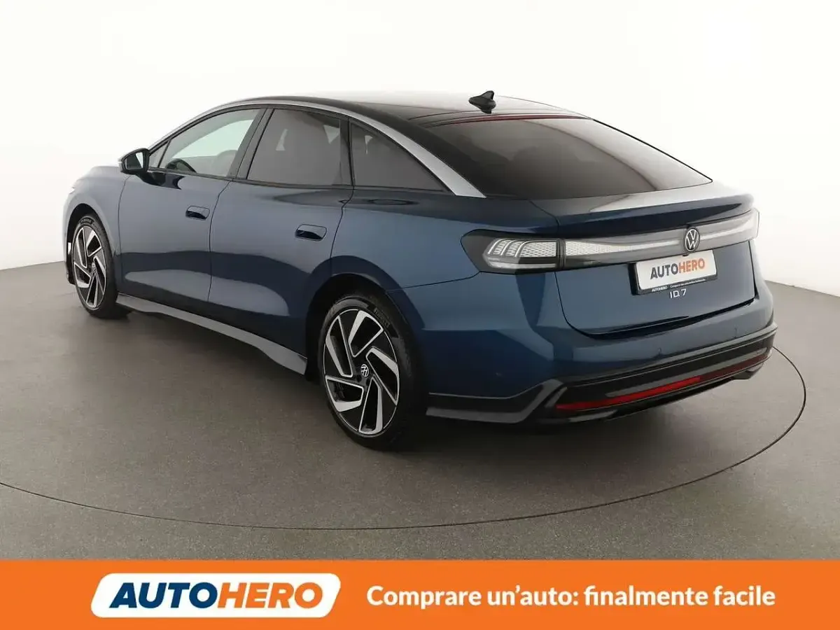 Usata VW ID.7 Pro 210 kW (286 CV) 2024 Blu/azzurro Berlina