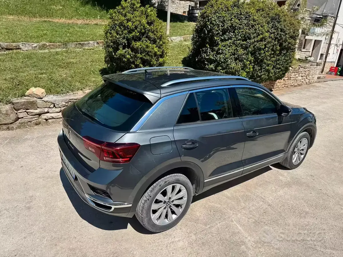 Usata VW T-Roc 150 CV (110 kW) 2021 Grigio SUV