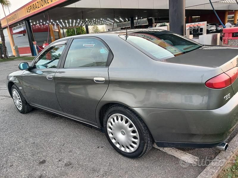 Usata Alfa Romeo 166 155 CV (114 kW) 1999 Verde Berlina
