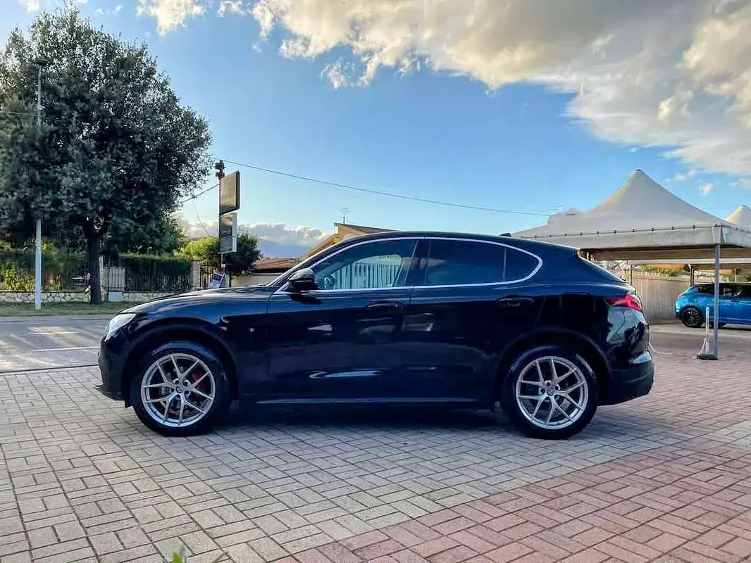 Usata Alfa Romeo Stelvio 209 CV (153 kW) 2018 Nero SUV