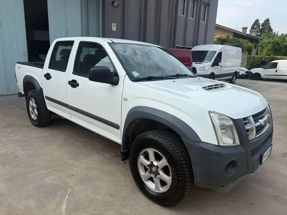 Usata Isuzu D-Max 163 CV (119 kW) 2009 Bianco Pick-up