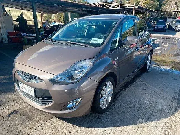 Usata Hyundai ix20 90 CV (66 kW) 2014 Marrone Utilitaria