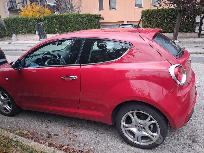 Usata Alfa Romeo MiTo Distinctive 120 CV (88 kW) 2011 Rosso Utilitaria