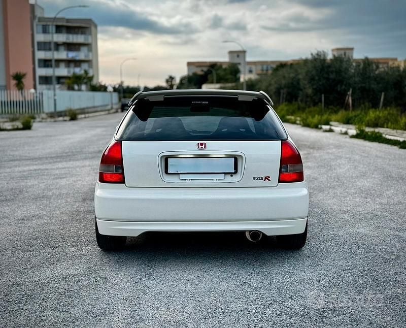 Usata Honda Civic 90 CV (66 kW) 1997 Bianco Utilitaria
