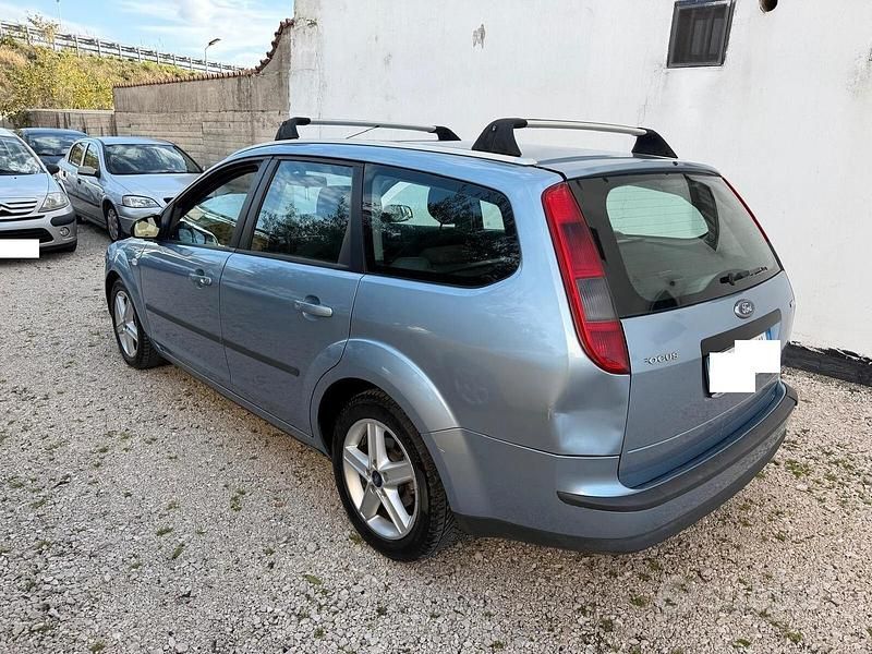 Usata Ford Focus S 90 CV (66 kW) 2007 Blu Station wagon