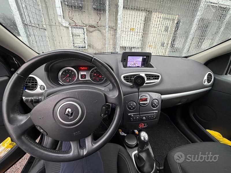 Usata Renault Clio IV Dynamique 75 CV (55 kW) 2012 Nero Berlina