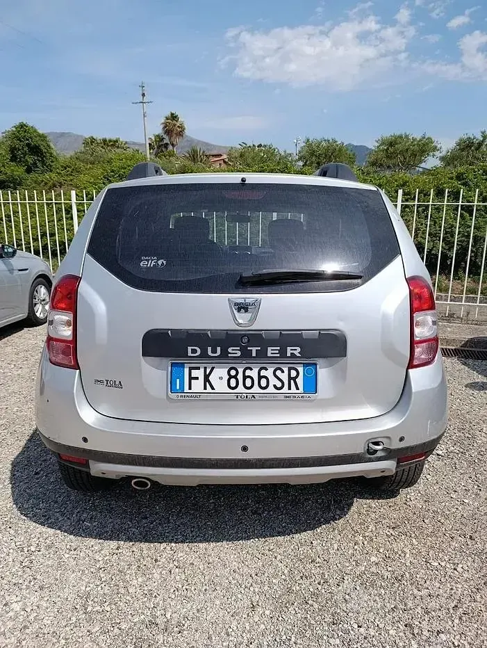 Usata Dacia Duster Black Shadow 114 CV (83 kW) 2017 Argento SUV