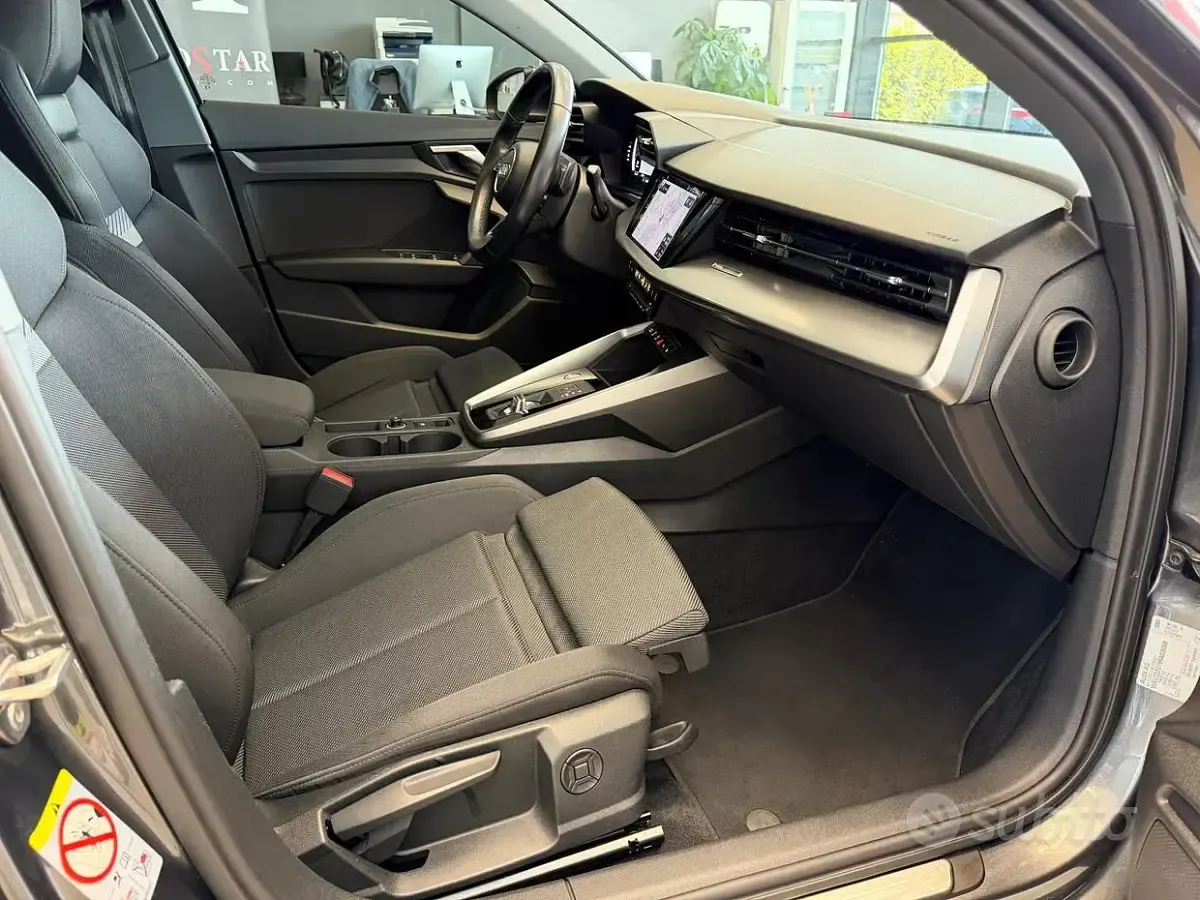 Usata Audi A3 S-Line 150 CV (110 kW) 2024 Grigio Berlina