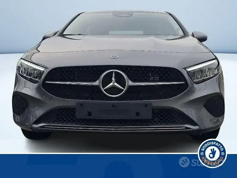 Nuova Mercedes A250 Advanced 217 CV (159 kW) 2025 Grigio Berlina