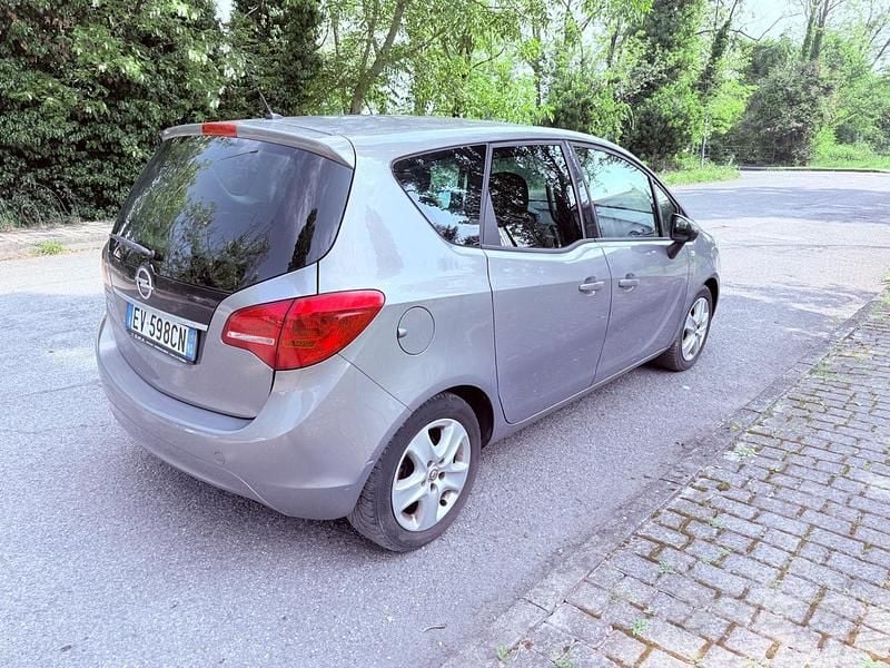 Usata Opel Meriva 120 CV (88 kW) 2014 Beige Monovolume