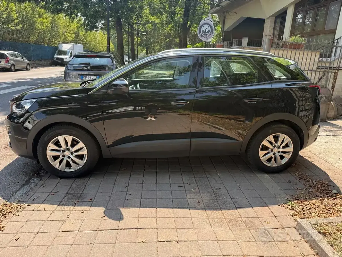 Usata Peugeot 3008 Business-Line 131 CV (96 kW) 2020 Nero SUV