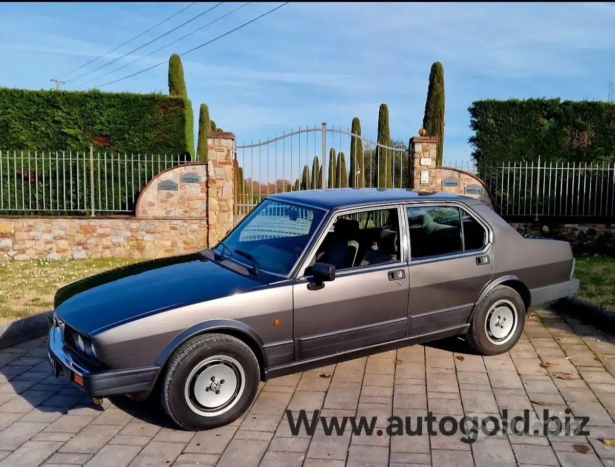 Usata Alfa Romeo Alfetta Quadrifoglio 125 CV (91 kW) 1983 Berlina