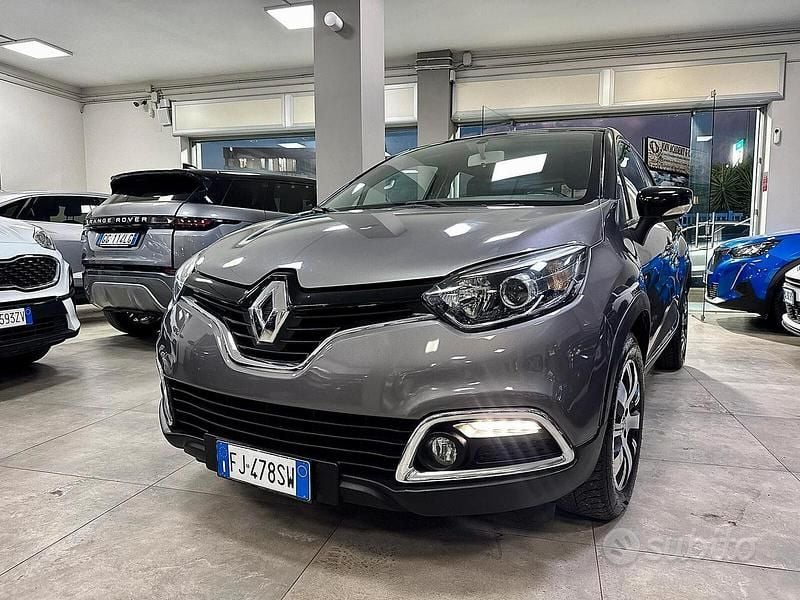 Usata Renault Captur Intens 90 CV (66 kW) 2017 Grigio SUV
