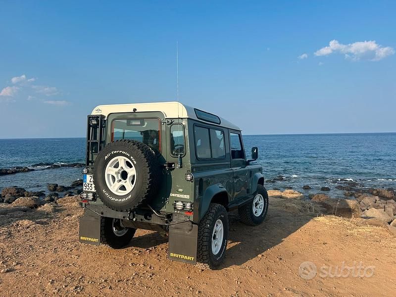 Usata Land Rover Defender 2007 Verde SUV