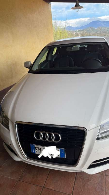 Usata 2012 Audi A3 Young Tre volumi | 7800 € (Buon prezzo) - Immagine 1/4